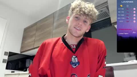 Alex...  online show from September 2025 09:25:02 PM