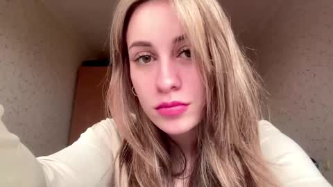 Snapshot of domingadandridge chatting on April 2026 08:37:02 AM Mia online show from April 2026 08:37:02 AM