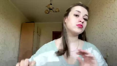 Snapshot of domingadandridge chatting on April 2026 08:01:01 AM Mia online show from April 2026 08:01:01 AM