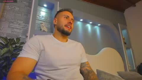 Snapshot of dominic_de_luca chatting on May 2026 04:51:01 AM dominic de luca online show from May 2026 04:51:01 AM