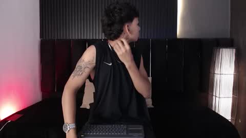 Dominic online show from December 2025 05:05:01 AM