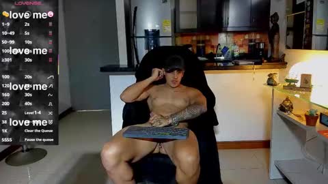 Snapshot of dominic_joness chatting on October 2025 07:23:02 PM SANTI independent model online show from October 2025 07:23:02 PM