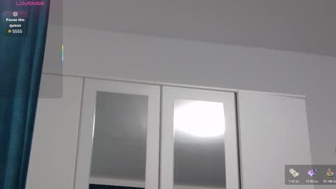 dominicvalente online show from November 2025 10:42:01 PM