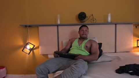 Dominik online show from September 2025 01:59:01 PM