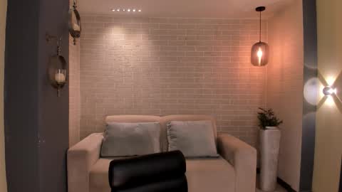 Dominique online show from January 2026 09:41:01 PM