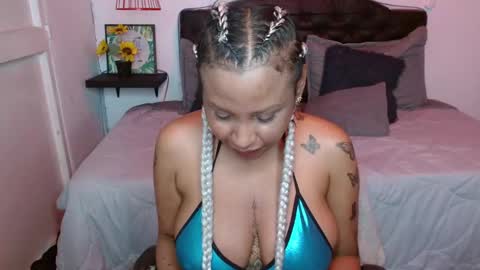  D O M I N K  online show from November 2025 07:52:02 PM