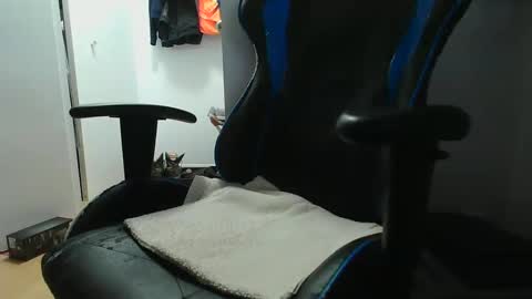 Dominique online show from September 2025 05:26:03 PM