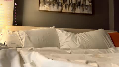 Kira online show from April 2026 10:14:02 PM