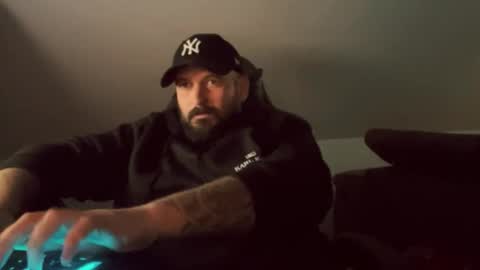 Snapshot of donchriiis chatting on November 2025 12:32:01 AM donchriiis online show from November 2025 12:32:01 AM