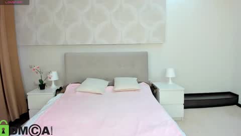 Donna On GMT2 Mon-Fri 3-9 AM online show from April 2026 12:24:02 AM