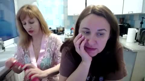 Tatiana 43 curvy sexy body and Joanna redhead 39 years online show from December 2024 06:12:02 AM