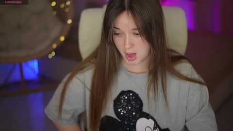 DONNA online show from April 2026 06:25:01 AM