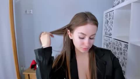 DonnaSensual online show from December 2025 06:28:01 PM