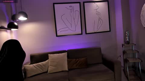  Donna Stonne  online show from February 2025 07:00:01 PM