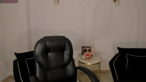  Donna Stonne  online show from September 2025 10:22:02 PM