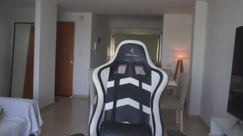 Donatella online show from November 2025 12:06:01 PM