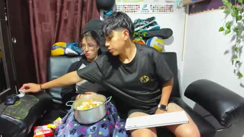 Snapshot of donuts_dd chatting on September 2025 07:34:01 AM Donuts DD online show from September 2025 07:34:01 AM