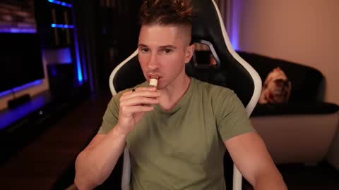 Dorian Reyes online show from September 2025 09:28:02 PM