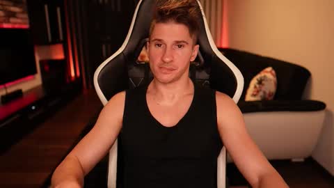 Dorian Reyes online show from October 2025 10:41:01 PM