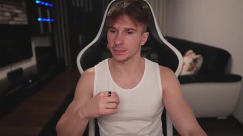 Dorian Reyes online show from October 2025 02:06:02 AM