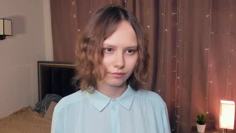 Snapshot of doribiltz chatting on November 2025 07:14:01 PM Violet online show from November 2025 07:14:01 PM