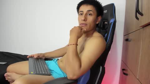 dorman_boy online show from November 2025 04:55:02 AM