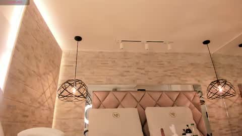  DOROTHY online show from February 2025 03:40:01 AM