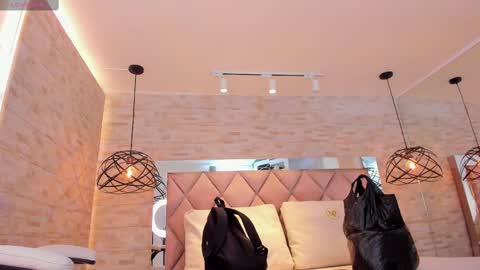  DOROTHY online show from February 2025 02:58:02 AM