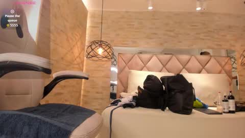  DOROTHY online show from October 2025 03:36:01 AM