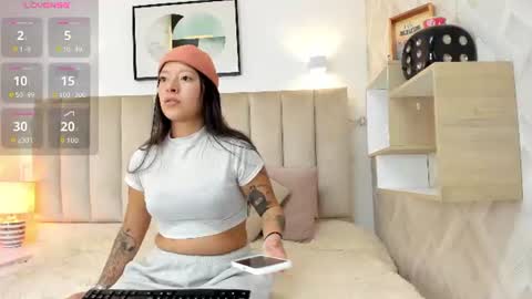 Vall  Lufan  online show from June 2026 07:27:02 PM