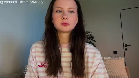 Snapshot of doublecuties chatting on June 2026 04:02:01 AM Lana Eva dont forget to give us a thumb up online show from June 2026 04:02:01 AM