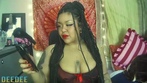 Snapshot of doubleddelirium chatting on February 2025 11:27:01 AM DeeDee online show from February 2025 11:27:01 AM
