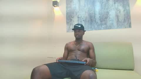 DOUGLAS online show from November 2025 07:46:02 PM