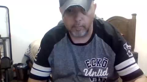 Snapshot of dr553335 chatting on November 2025 09:15:02 PM Drew4ulady online show from November 2025 09:15:02 PM