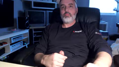 dr_dave20 online show from January 2025 07:00:02 PM