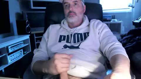 dr_dave20 online show from February 2026 06:09:01 PM