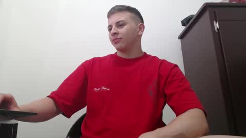 draco_boy2000 online show from October 2025 09:23:01 PM