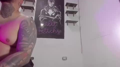 drake whitee Independent Model online show from September 2025 03:17:02 AM