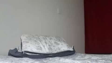 Snapshot of drakesonxx chatting on May 2026 11:43:02 PM Andrs Independent Model online show from May 2026 11:43:02 PM