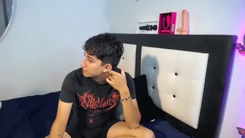 -- nicolle and jhon -- online show from October 2025 01:02:02 AM