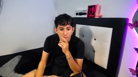 -- nicolle and jhon -- online show from October 2025 01:26:01 AM