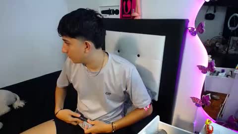 -- nicolle and jhon -- online show from October 2025 11:20:02 AM