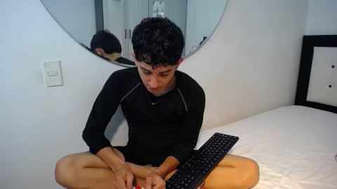 -- nicolle and jhon -- online show from November 2025 04:01:01 AM