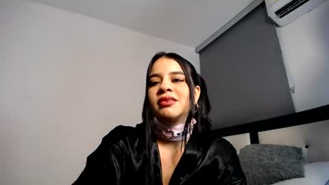 Snapshot of dravith_and_valery chatting on June 2026 06:30:02 AM -- nicolle and jhon -- online show from June 2026 06:30:02 AM