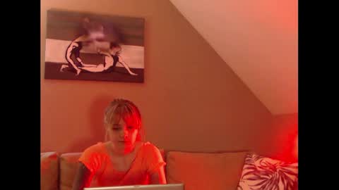 Snapshot of dreamcatcherfantasy chatting on December 2024 08:06:02 AM A girl online show from December 2024 08:06:02 AM