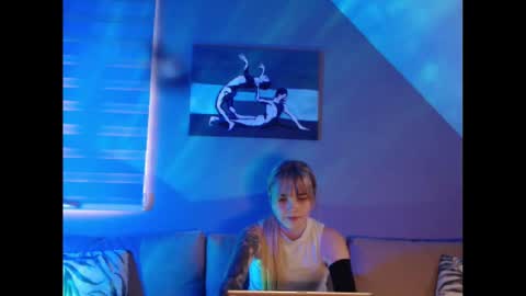 Snapshot of dreamcatcherfantasy chatting on January 2025 07:51:02 AM A girl online show from January 2025 07:51:02 AM