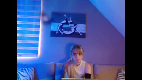 Snapshot of dreamcatcherfantasy chatting on January 2025 10:55:01 AM A girl online show from January 2025 10:55:01 AM