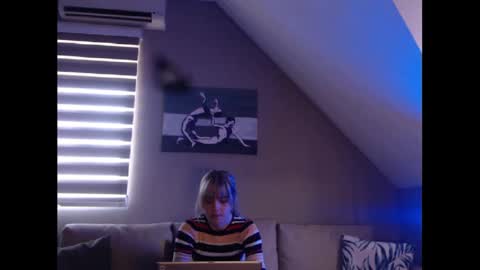 Snapshot of dreamcatcherfantasy chatting on February 2025 11:21:02 AM A girl online show from February 2025 11:21:02 AM