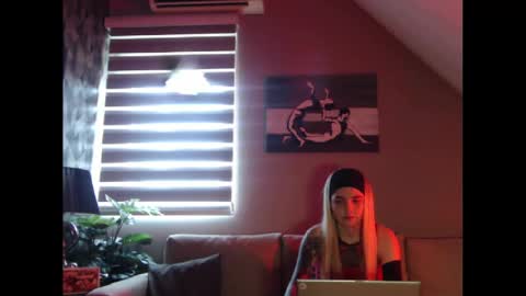 Snapshot of dreamcatcherfantasy chatting on February 2025 07:55:02 AM A girl online show from February 2025 07:55:02 AM