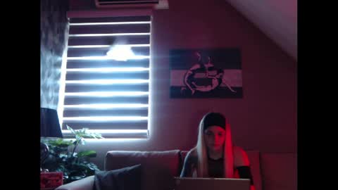 Snapshot of dreamcatcherfantasy chatting on February 2025 10:56:02 AM A girl online show from February 2025 10:56:02 AM